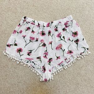 white floral shorts!